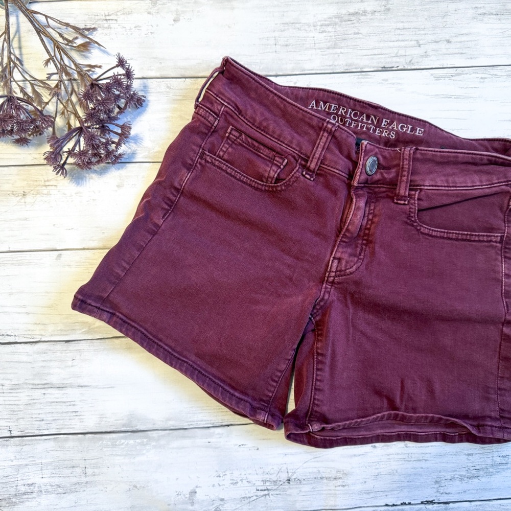 American Eagle Super Stretch Midi Burgundy Shorts